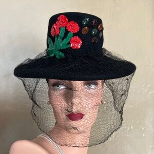 MERRY 1940s' BLACK FELT TILT HAT WITH SEQUIN FLOWER APPLIQUE, JEWELS, FULL VEIL